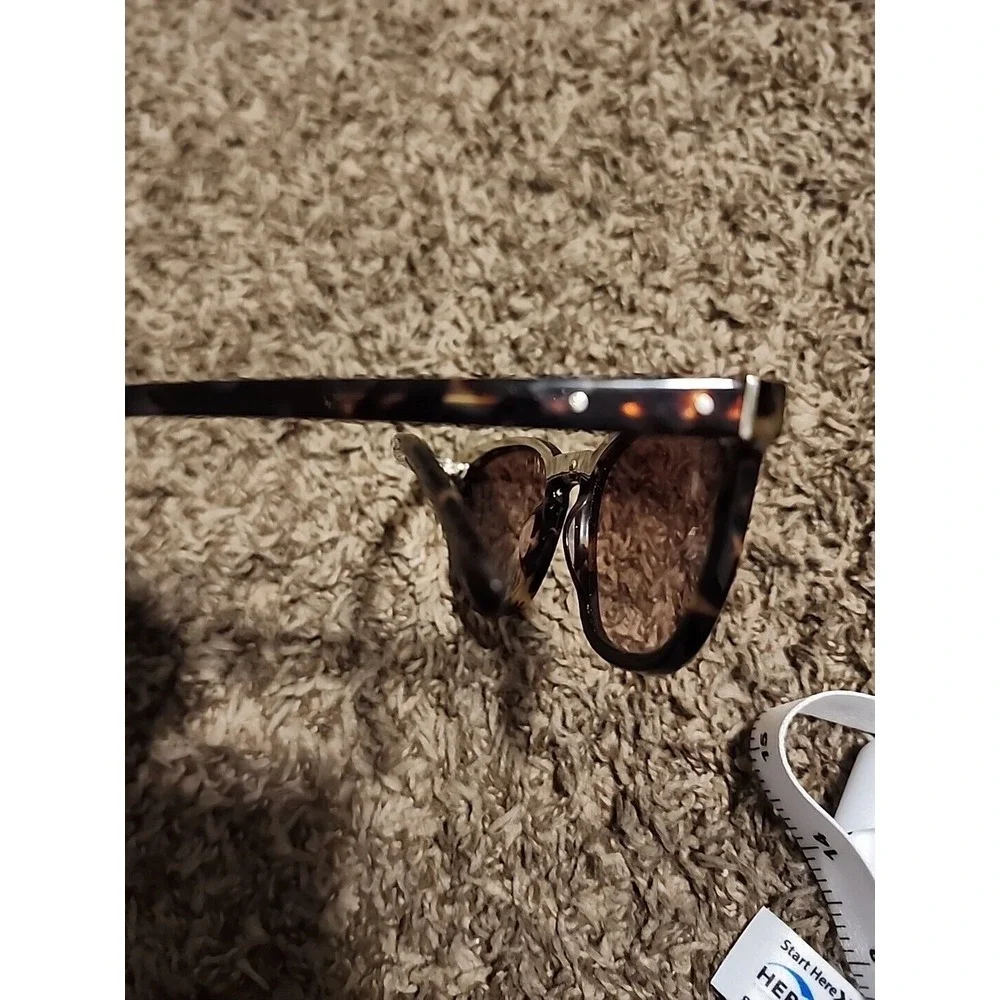 Bobby‎ Brown The Cassandra's Sun Glasses